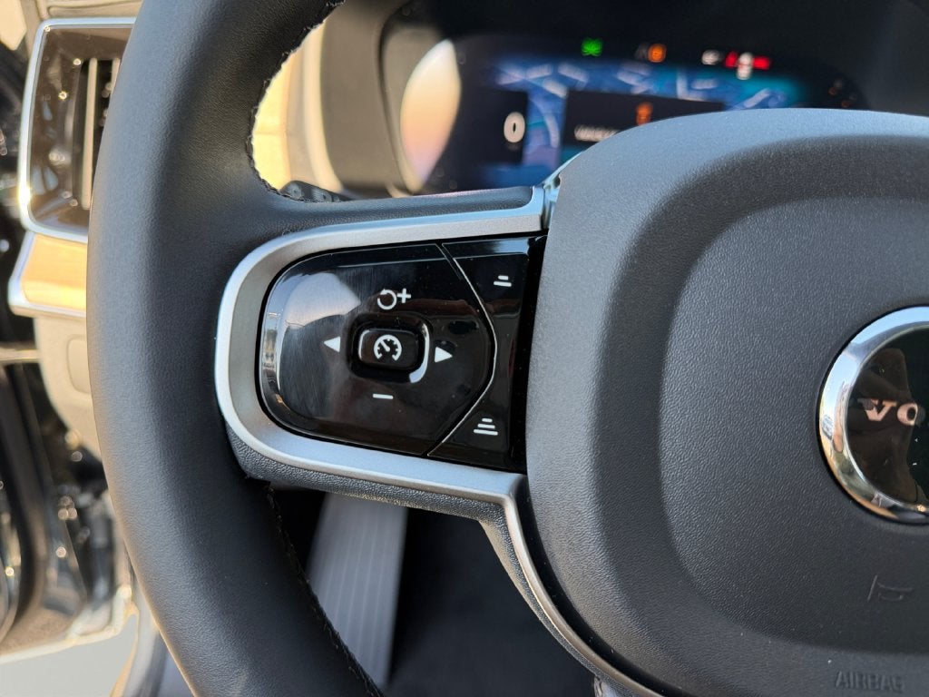2026 Volvo XC90 B6 Plus 6-Seater