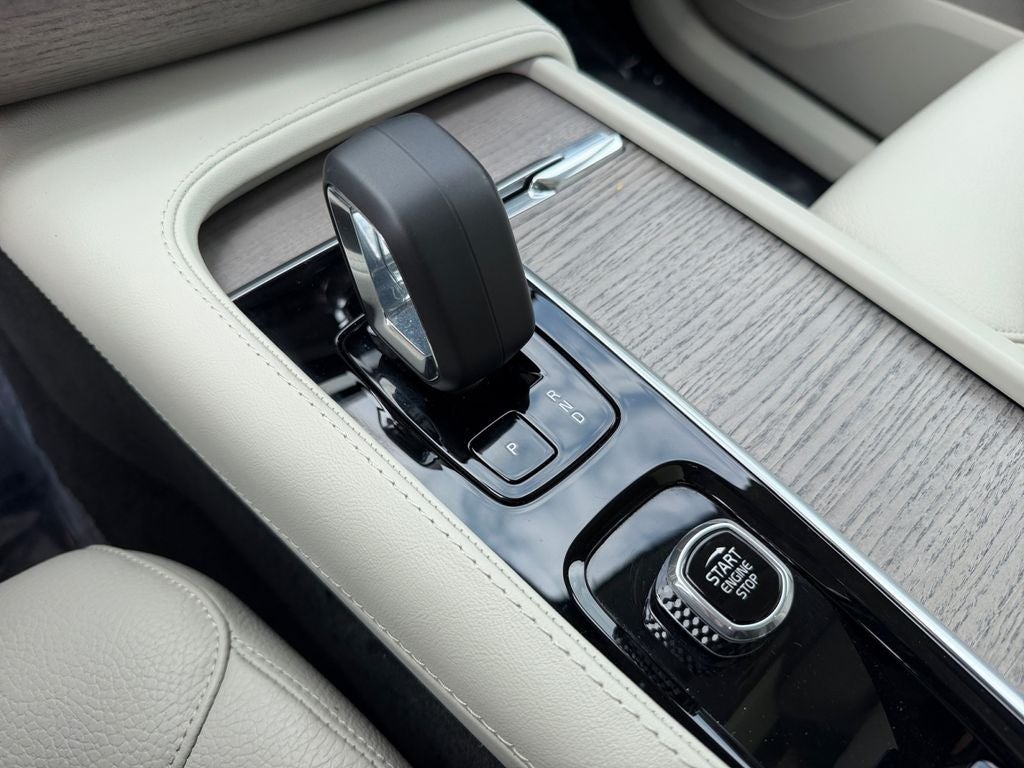 2024 Volvo XC90 B6 Plus Bright Theme 6-Seater Volvo Certified