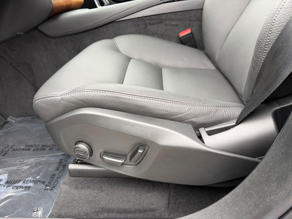 2025 Volvo XC90 B6 Plus 7-Seater