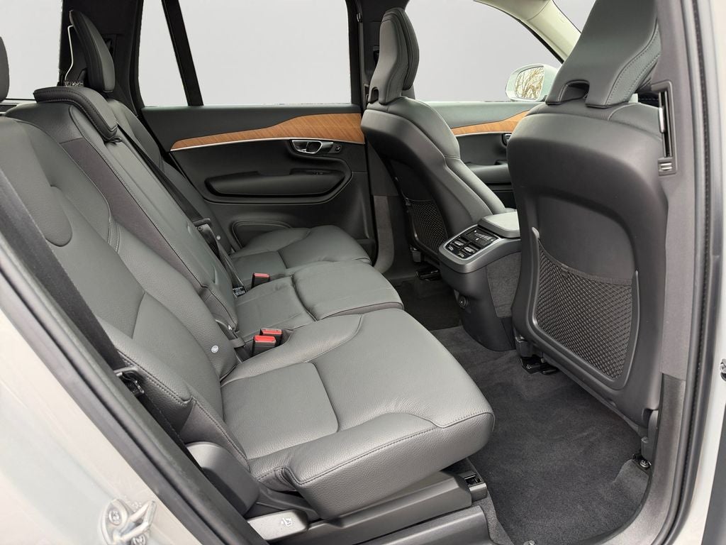 2025 Volvo XC90 B6 Plus 7-Seater