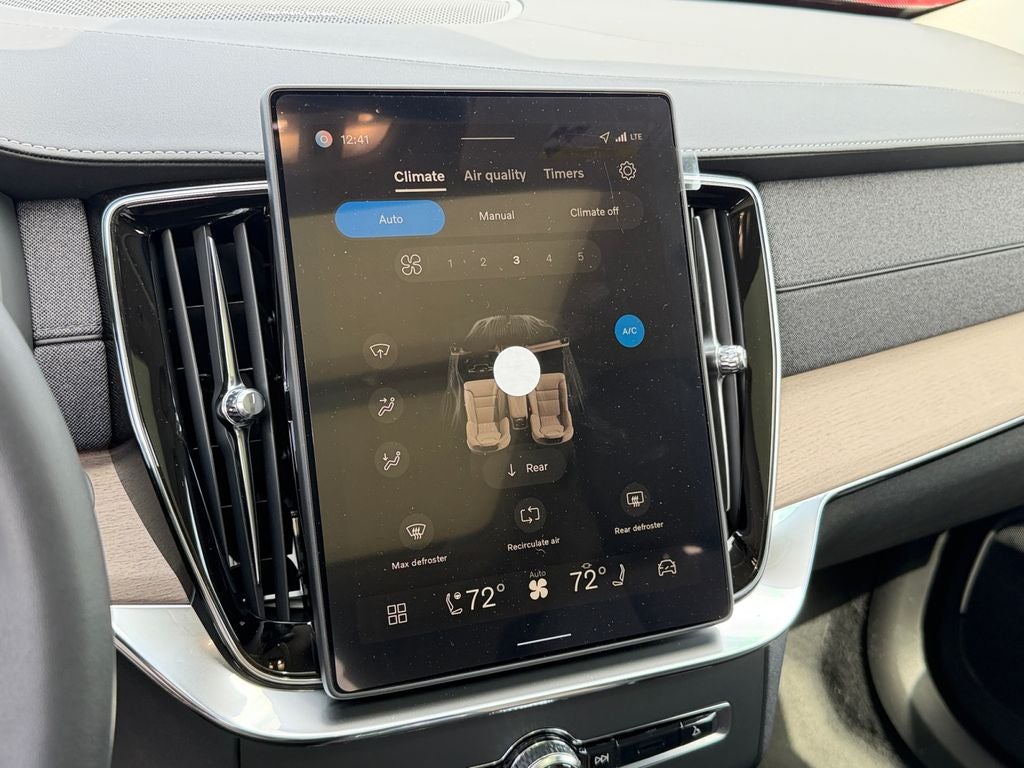 2026 Volvo XC90 B6 Plus 7-Seater