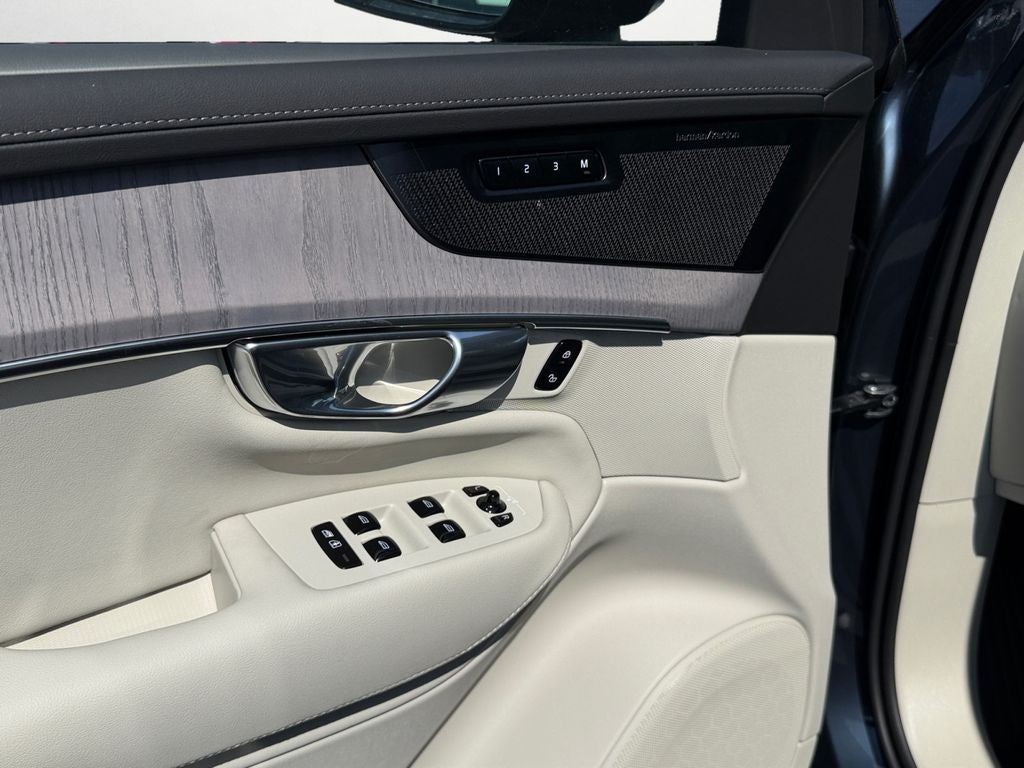 2026 Volvo XC90 B6 Ultra