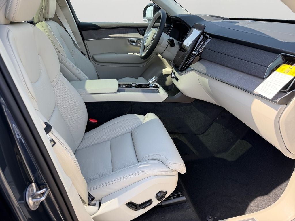 2026 Volvo XC90 B6 Ultra