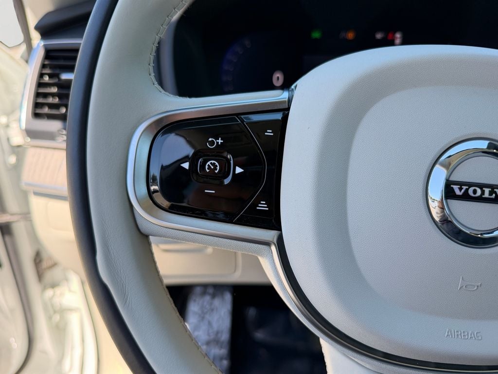 2023 Volvo XC90 B6 Core Volvo Certified