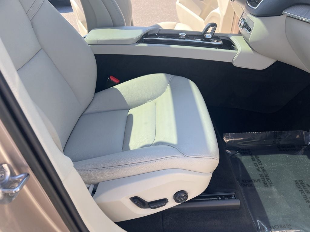 2023 Volvo XC90 B6 Core