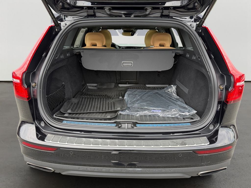 2020 Volvo V60 Cross Country T5