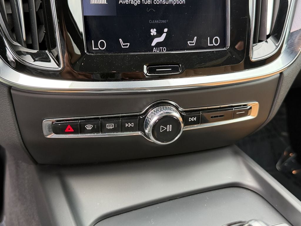 2020 Volvo V60 Cross Country T5