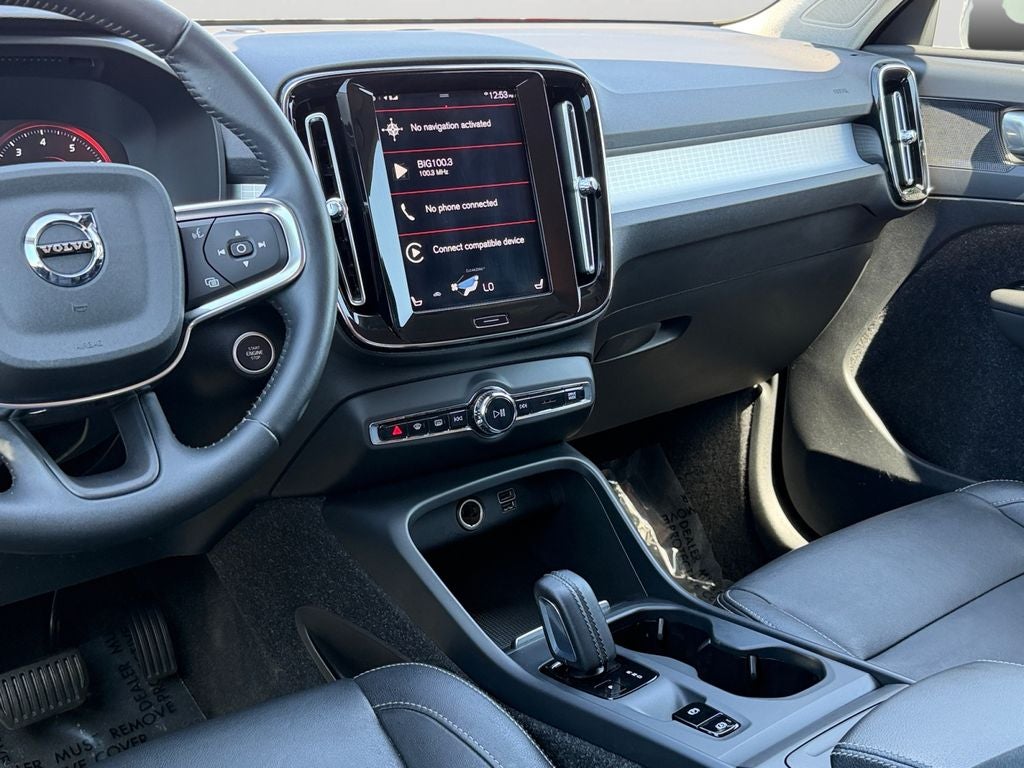 2021 Volvo XC40 Momentum T5 AWD