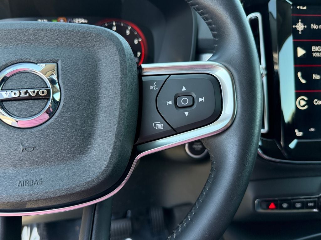 2021 Volvo XC40 Momentum T5 AWD