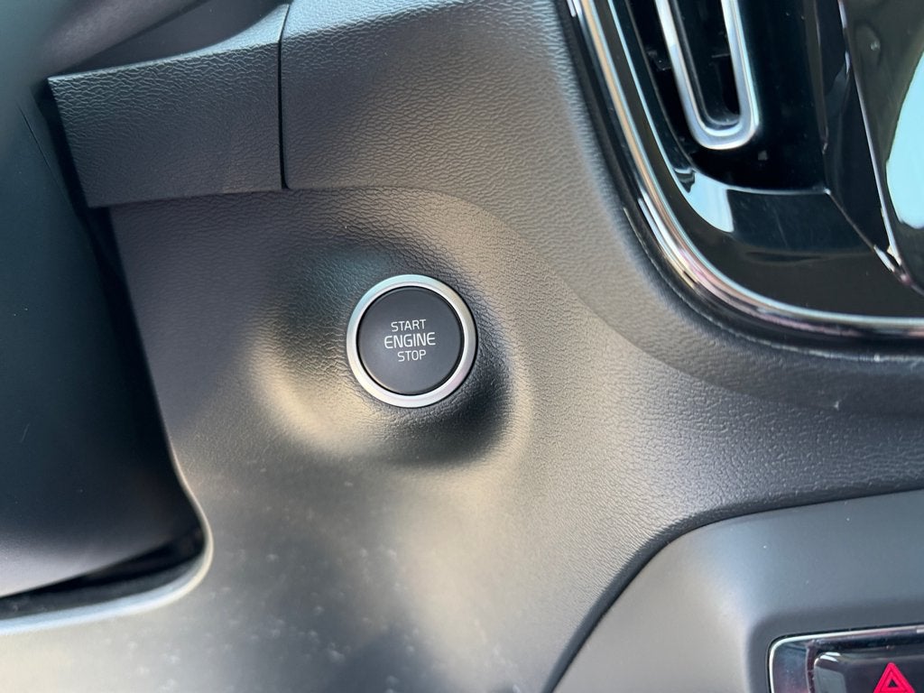 2021 Volvo XC40 Momentum T5 AWD