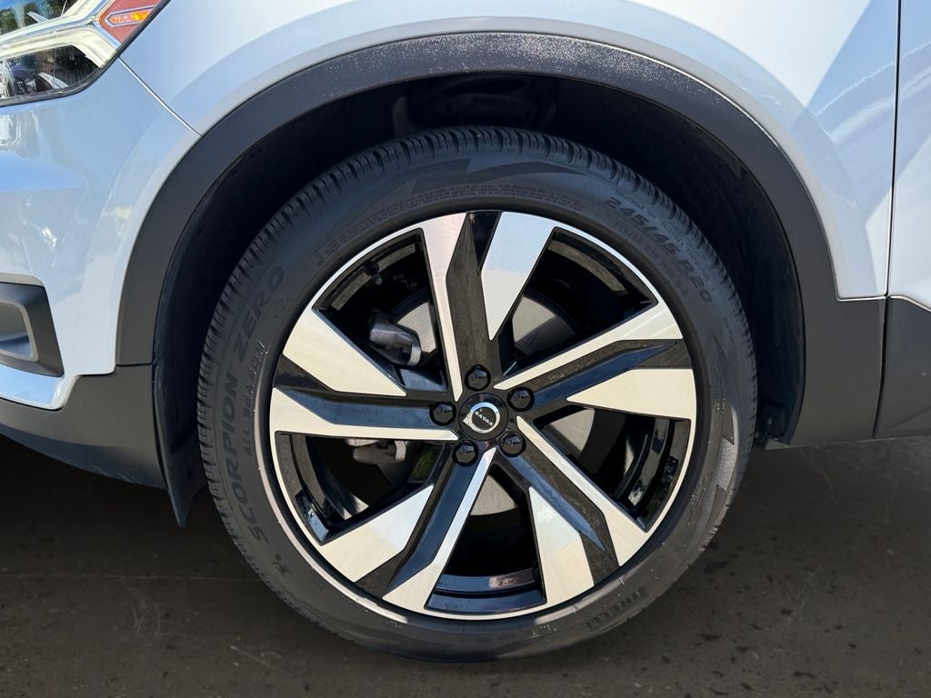 2021 Volvo XC40 Momentum T5 AWD