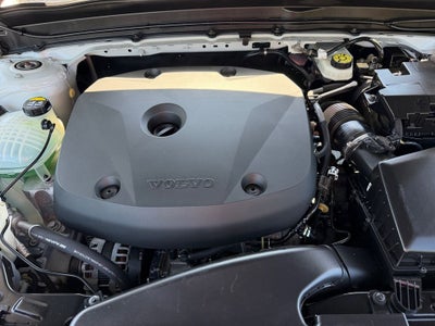 2021 Volvo XC40 Momentum T5 AWD