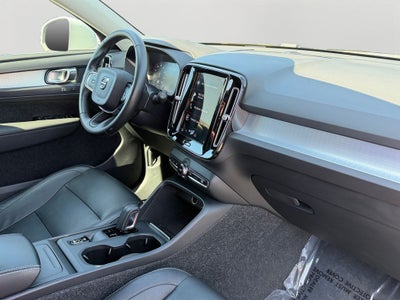 2021 Volvo XC40 Momentum T5 AWD