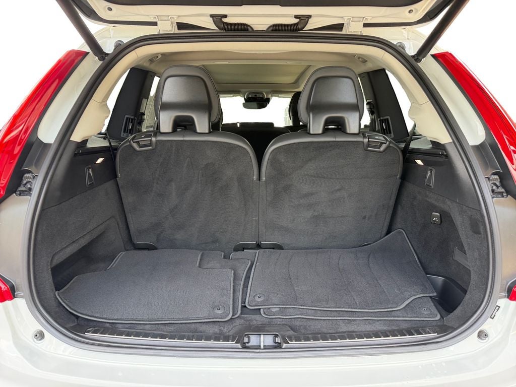 2022 Volvo XC90 T6 Momentum **Showroom Quality**