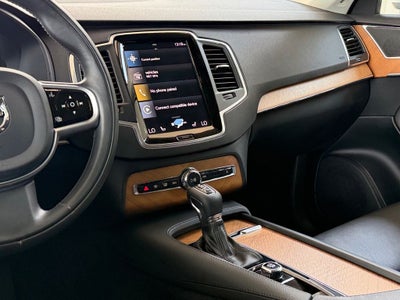2022 Volvo XC90 T6 Momentum **Showroom Quality**