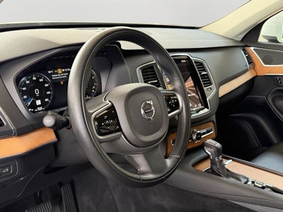2022 Volvo XC90 T6 Momentum **Showroom Quality**
