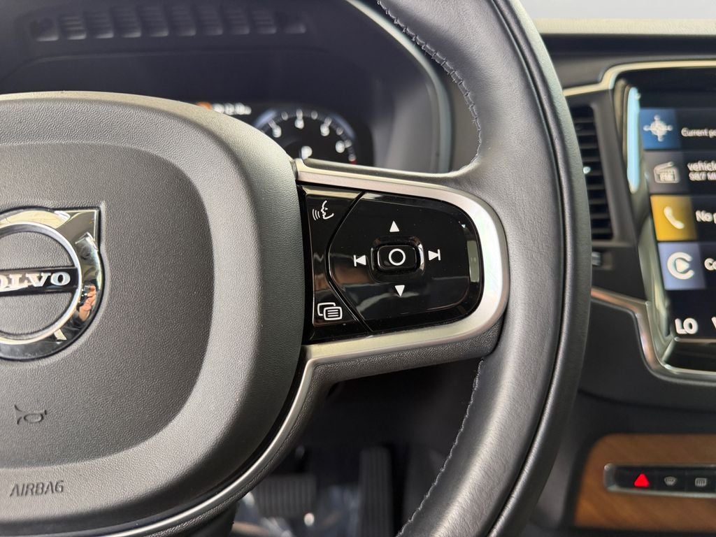 2022 Volvo XC90 T6 Momentum **Showroom Quality**