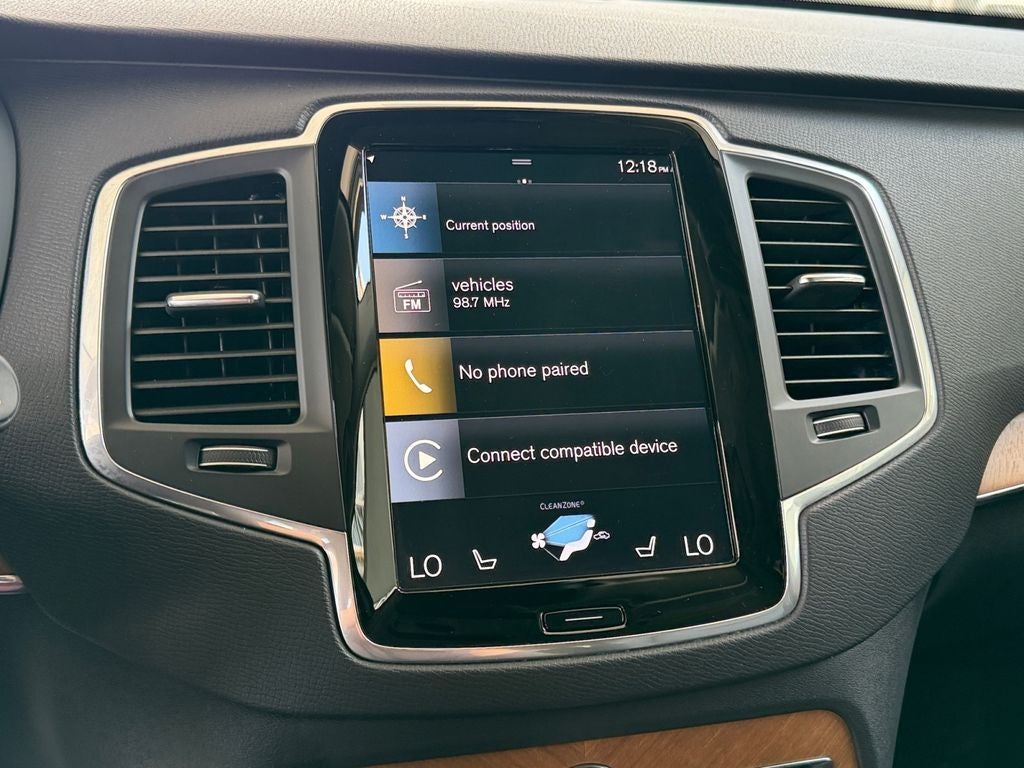 2022 Volvo XC90 T6 Momentum **Showroom Quality**