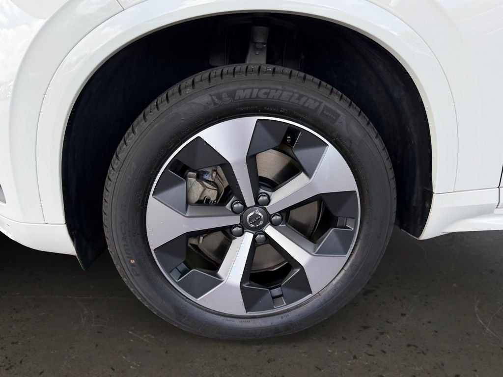 2022 Volvo XC90 T6 Momentum **Showroom Quality**