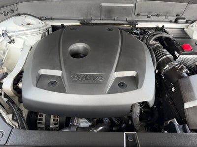2022 Volvo XC90 T6 Momentum **Showroom Quality**
