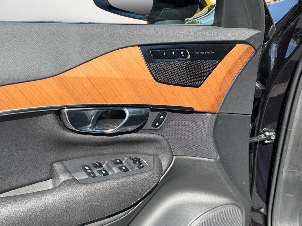 2022 Volvo XC90 Recharge Plug-In Hybrid T8 Inscription Expression 6 Passenger