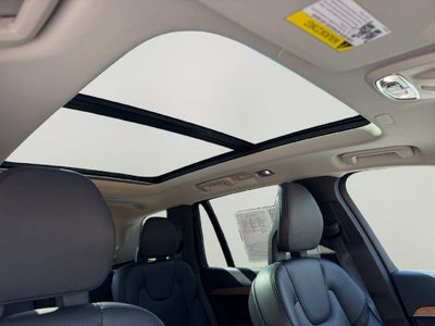 2022 Volvo XC90 Recharge Plug-In Hybrid T8 Inscription Expression 6 Passenger