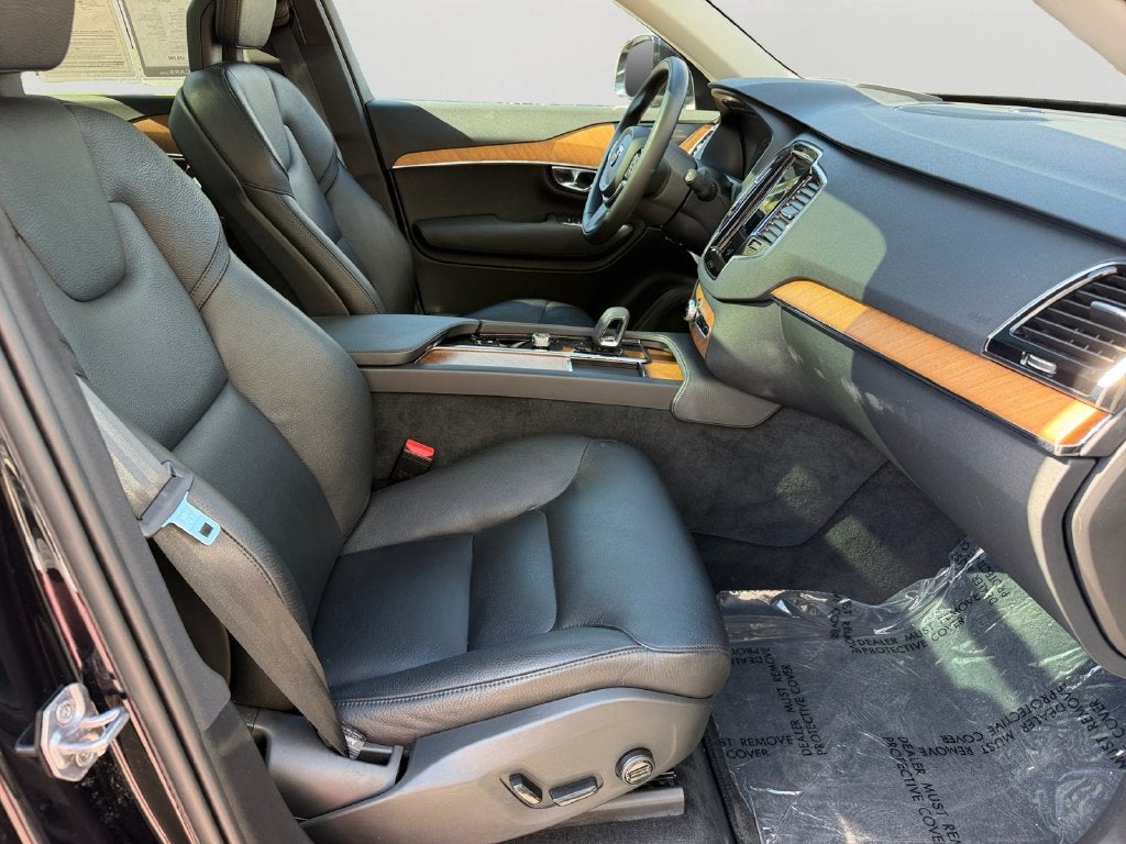 2022 Volvo XC90 Recharge Plug-In Hybrid T8 Inscription Expression 6 Passenger