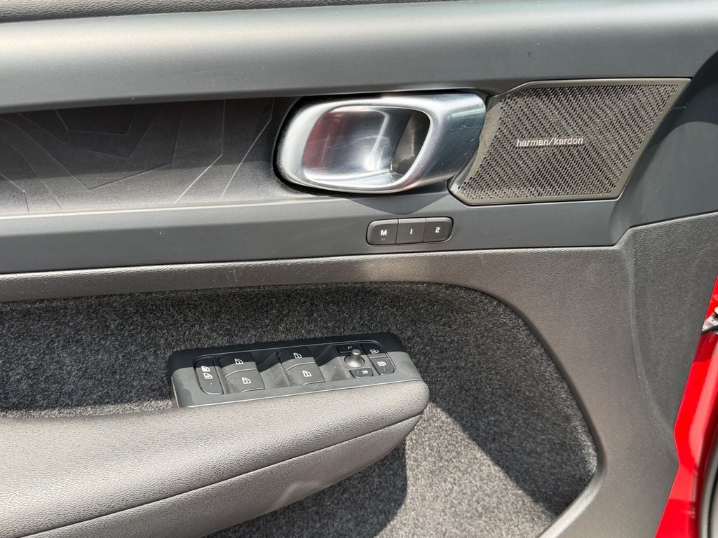 2023 Volvo C40 Recharge Pure Electric Ultimate Volvo Certified