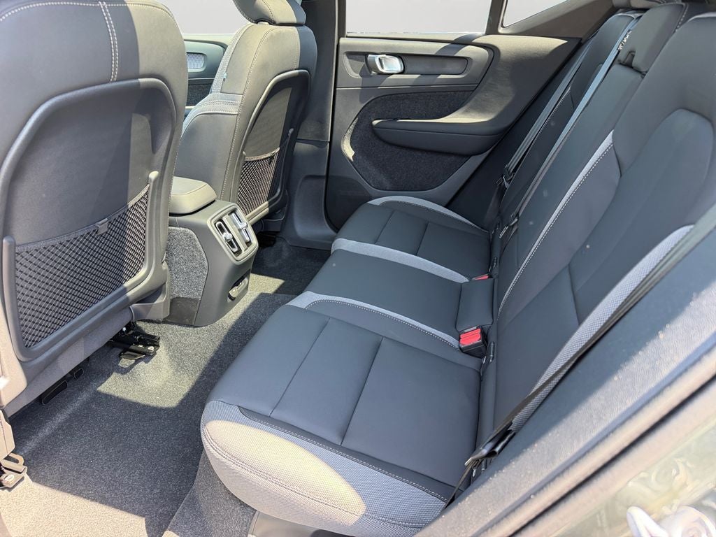2026 Volvo EX40 Single Motor Extended Range Plus