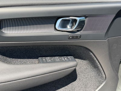 2026 Volvo EX40 Single Motor Extended Range Plus