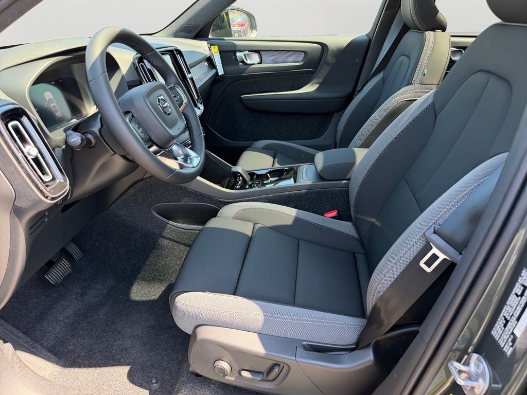 2026 Volvo EX40 Single Motor Extended Range Plus