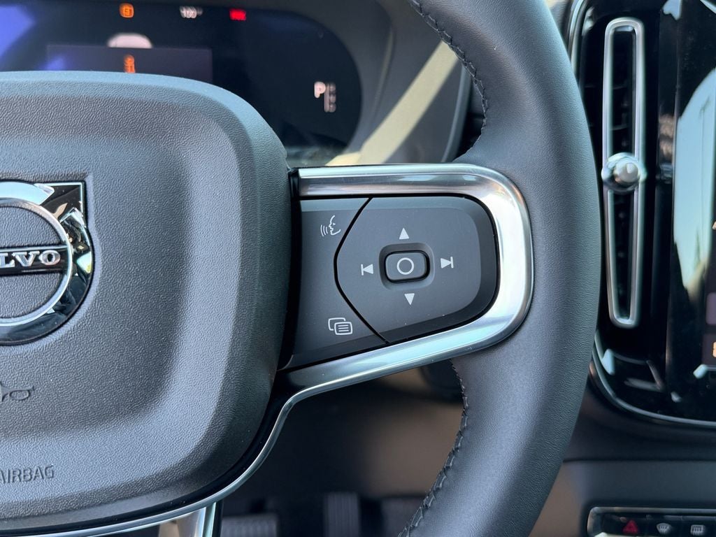 2026 Volvo EX40 Single Motor Extended Range Plus