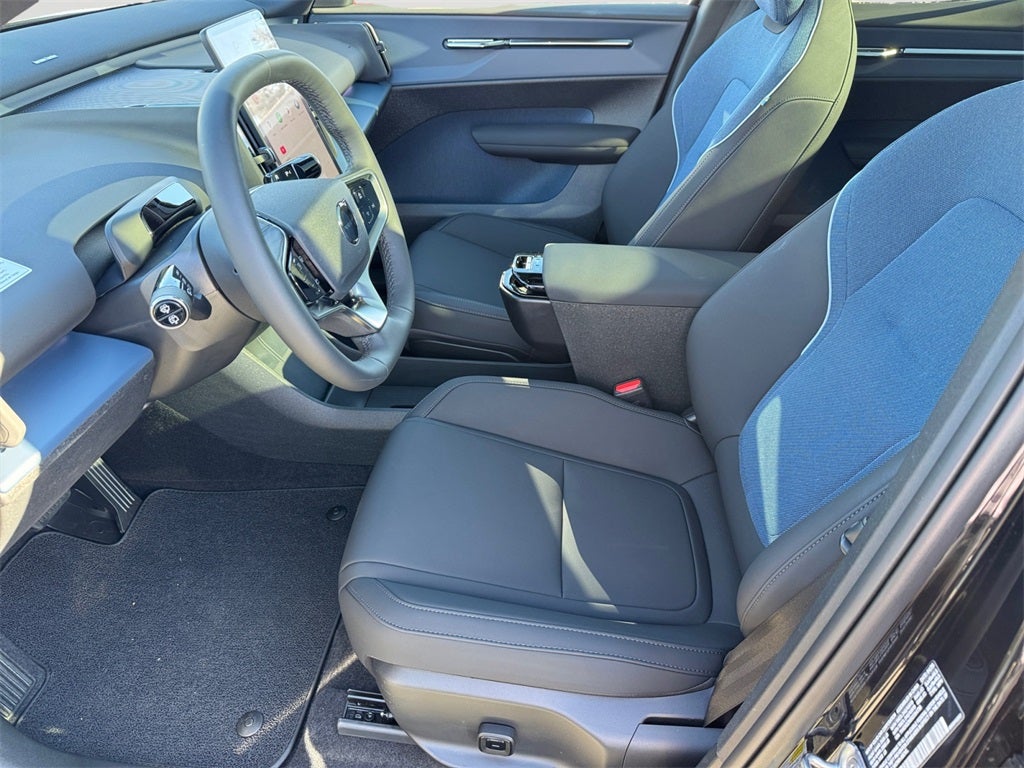 2025 Volvo EX30 Plus Twin Motor Performance