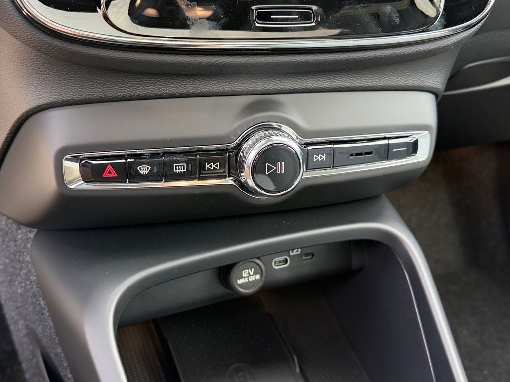 2026 Volvo EX40 Twin Motor Plus