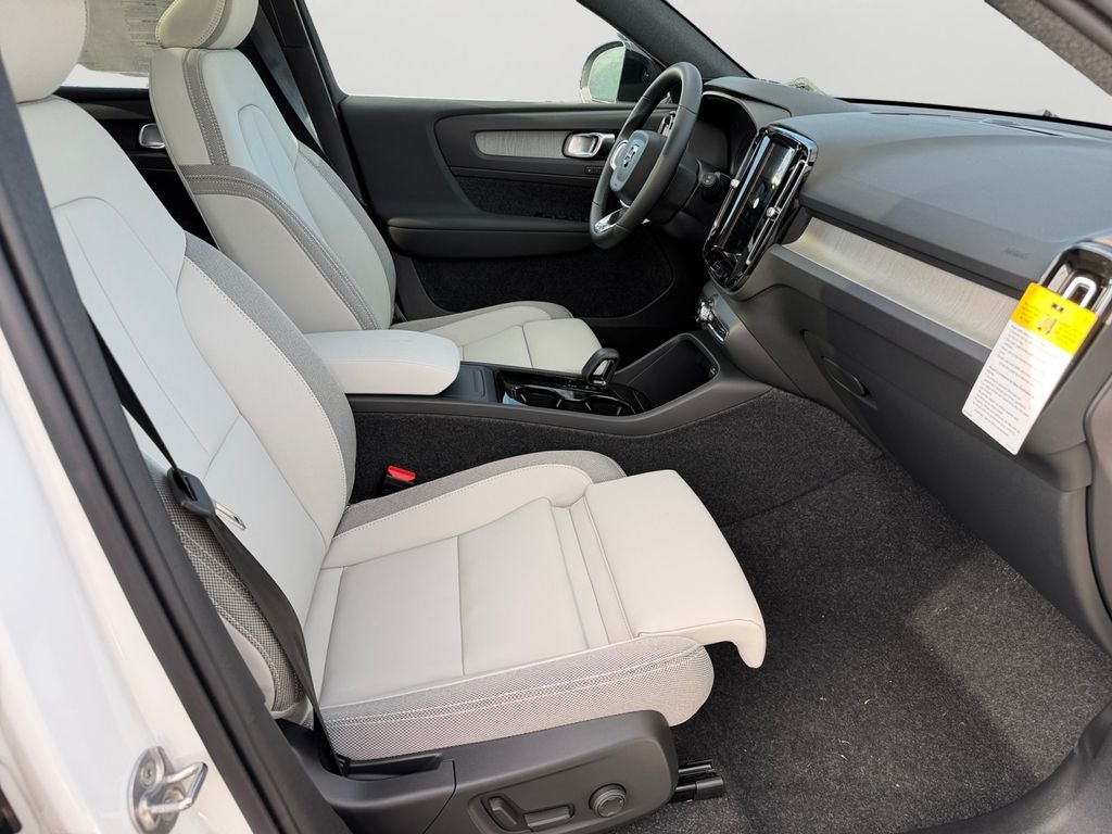 2026 Volvo EX40 Twin Motor Plus