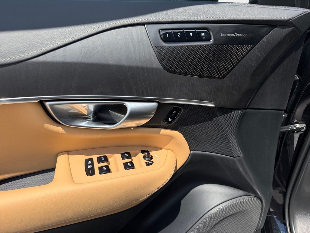 2023 Volvo XC90 Recharge Plug-In Hybrid Ultimate