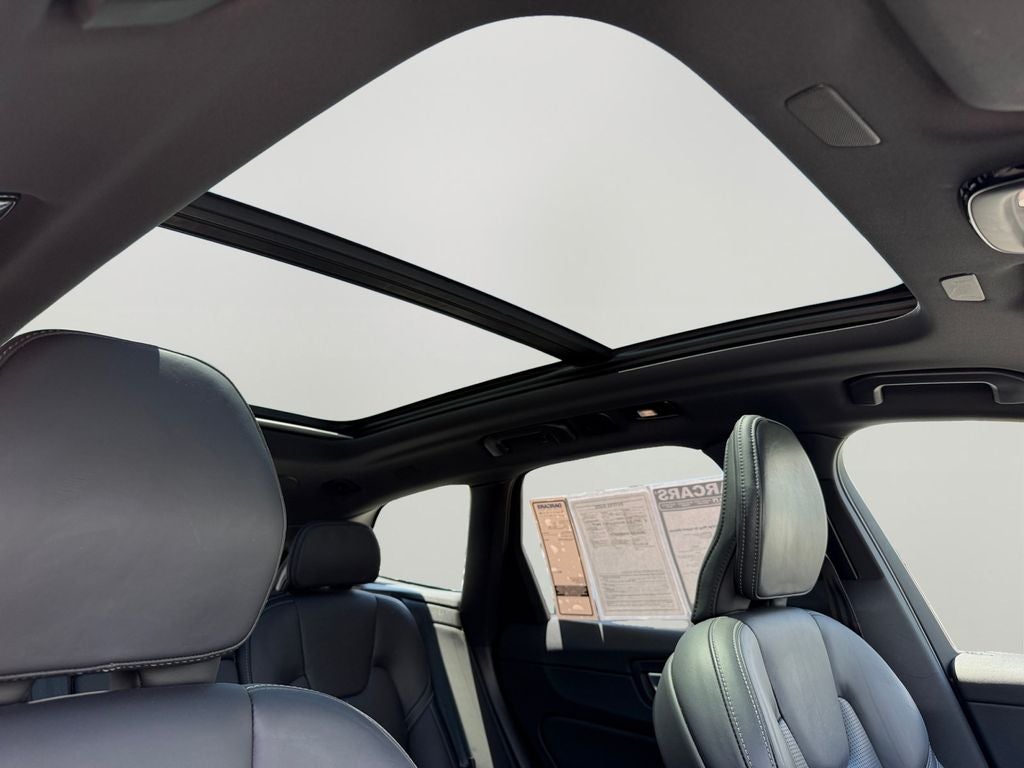 2024 Volvo XC60 Recharge Plug-In Hybrid Ultimate