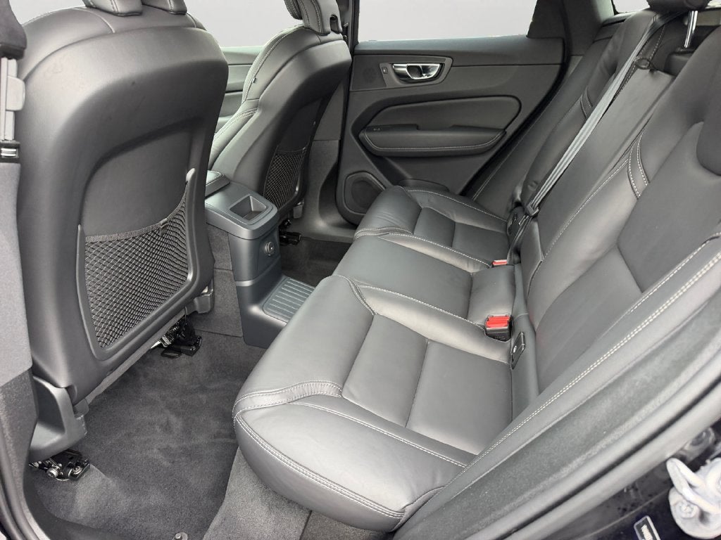 2024 Volvo XC60 Recharge Plug-In Hybrid Ultimate Black Edition Volvo Certified