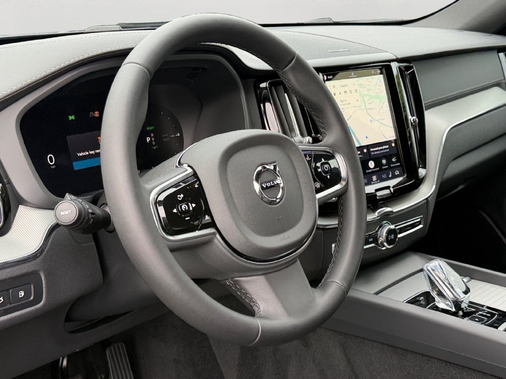 2024 Volvo XC60 Recharge Plug-In Hybrid Ultimate Black Edition Volvo Certified