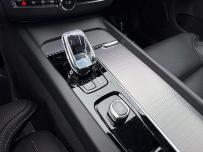 2024 Volvo XC60 Recharge Plug-In Hybrid Ultimate Black Edition Volvo Certified
