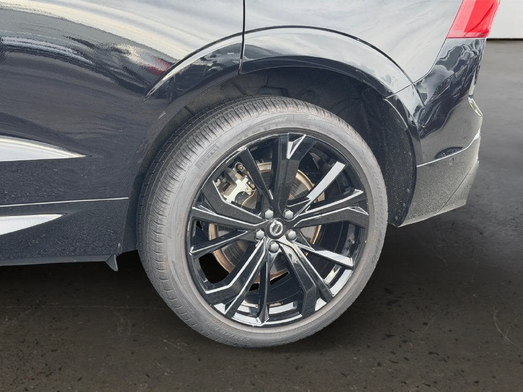 2024 Volvo XC60 Recharge Plug-In Hybrid Ultimate Black Edition Volvo Certified