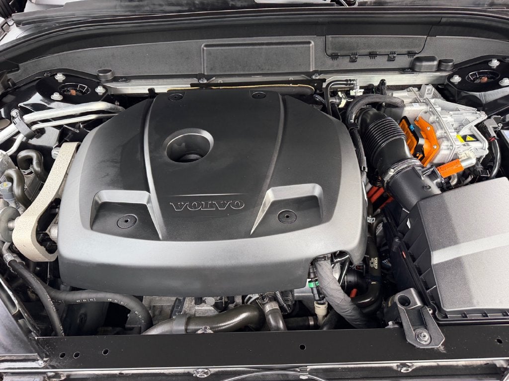 2024 Volvo XC60 Recharge Plug-In Hybrid Ultimate Black Edition Volvo Certified