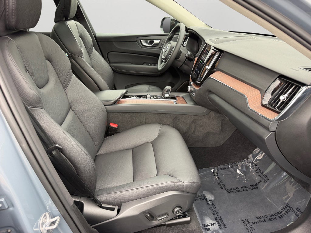 2024 Volvo XC60 Recharge Plug-In Hybrid T8 Plus Dark Theme Volvo Certified