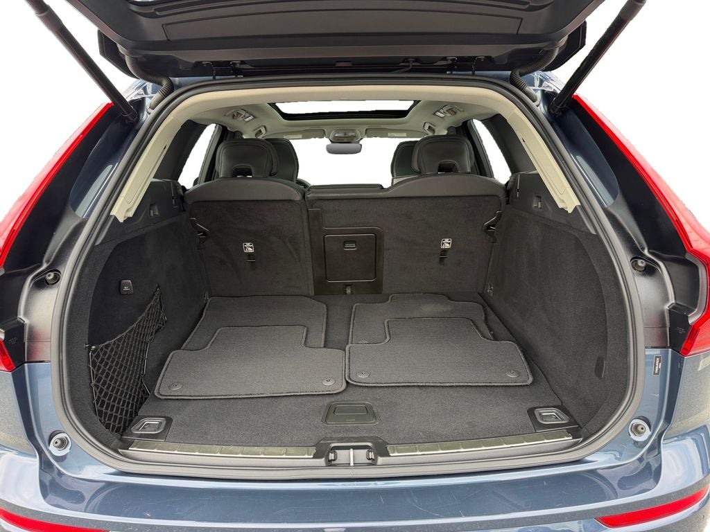2024 Volvo XC60 Recharge Plug-In Hybrid T8 Plus Dark Theme Volvo Certified