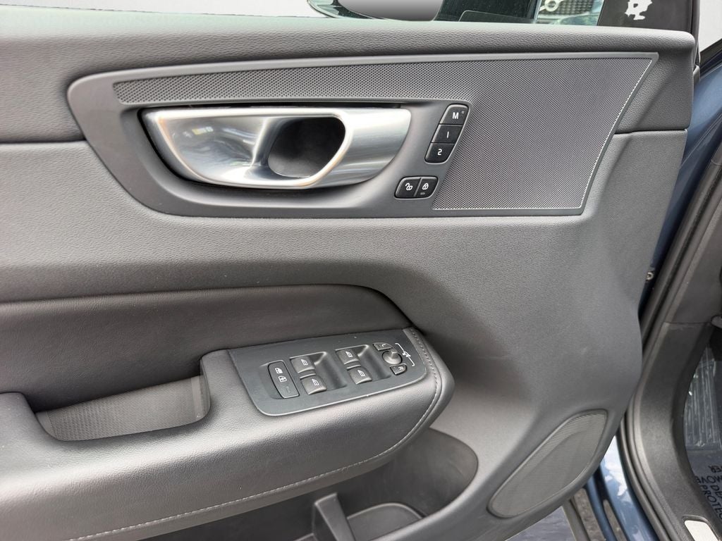 2024 Volvo XC60 Recharge Plug-In Hybrid T8 Plus Dark Theme Volvo Certified