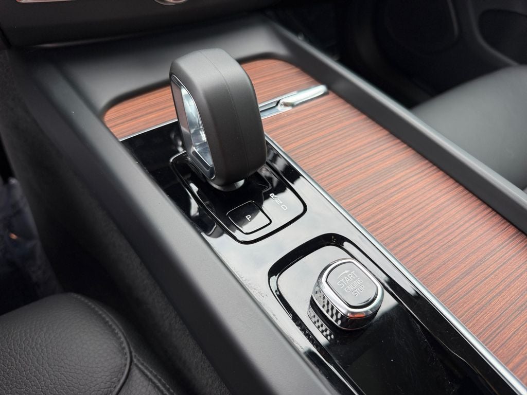 2024 Volvo XC60 Recharge Plug-In Hybrid T8 Plus Dark Theme Volvo Certified