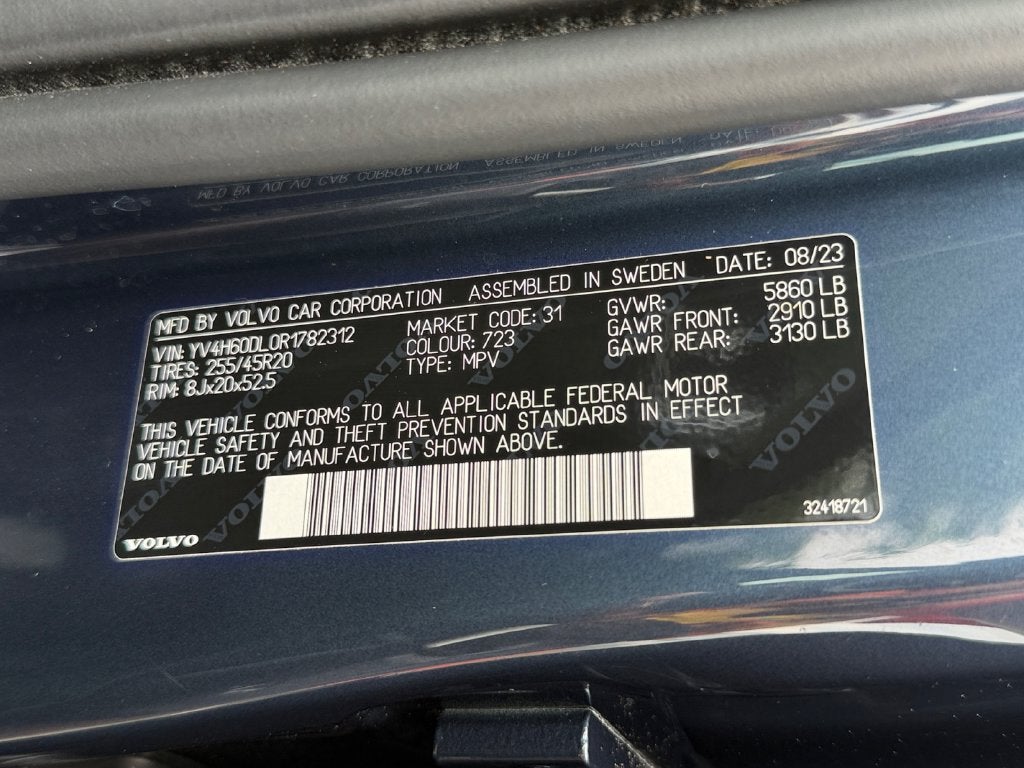 2024 Volvo XC60 Recharge Plug-In Hybrid T8 Plus Dark Theme Volvo Certified