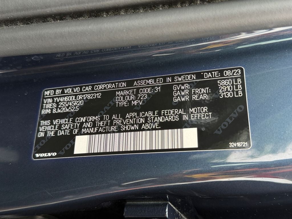 2024 Volvo XC60 Recharge Plug-In Hybrid T8 Plus Dark Theme Volvo Certified