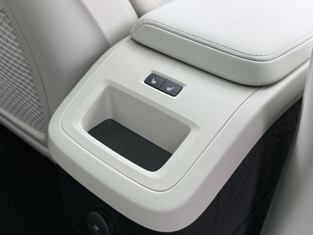 2022 Volvo XC60 Recharge Plug-In Hybrid T8 Inscription