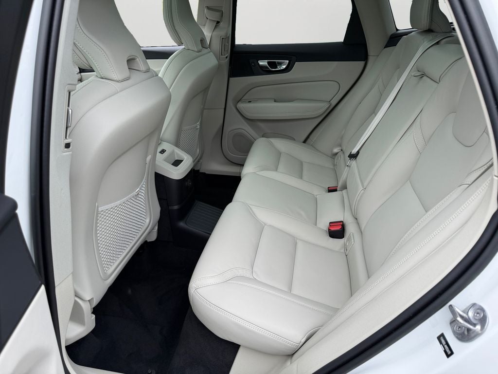 2022 Volvo XC60 Recharge Plug-In Hybrid T8 Inscription
